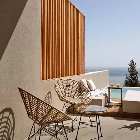 The Sall Complex B - Sea View Suites, By Zantewize