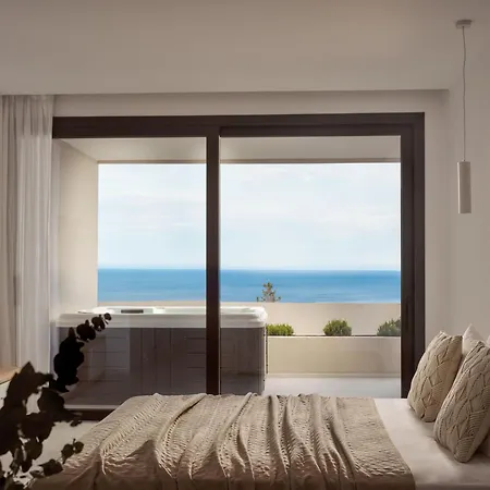 דירה The Sall Complex B - Sea View Suites, By Zantewize