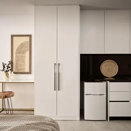 The Sall Complex B - Sea View Suites, By Zantewize
