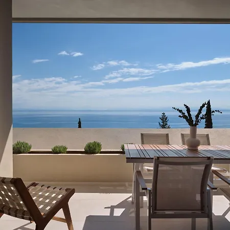 The Sall Complex B - Sea View Suites, By Zantewize *