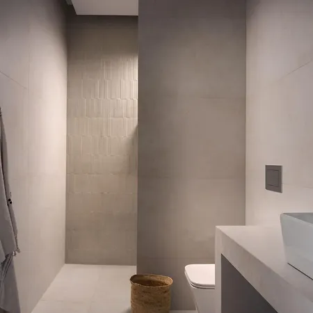 The Sall Complex B - Sea View Suites, By Zantewize דירה *